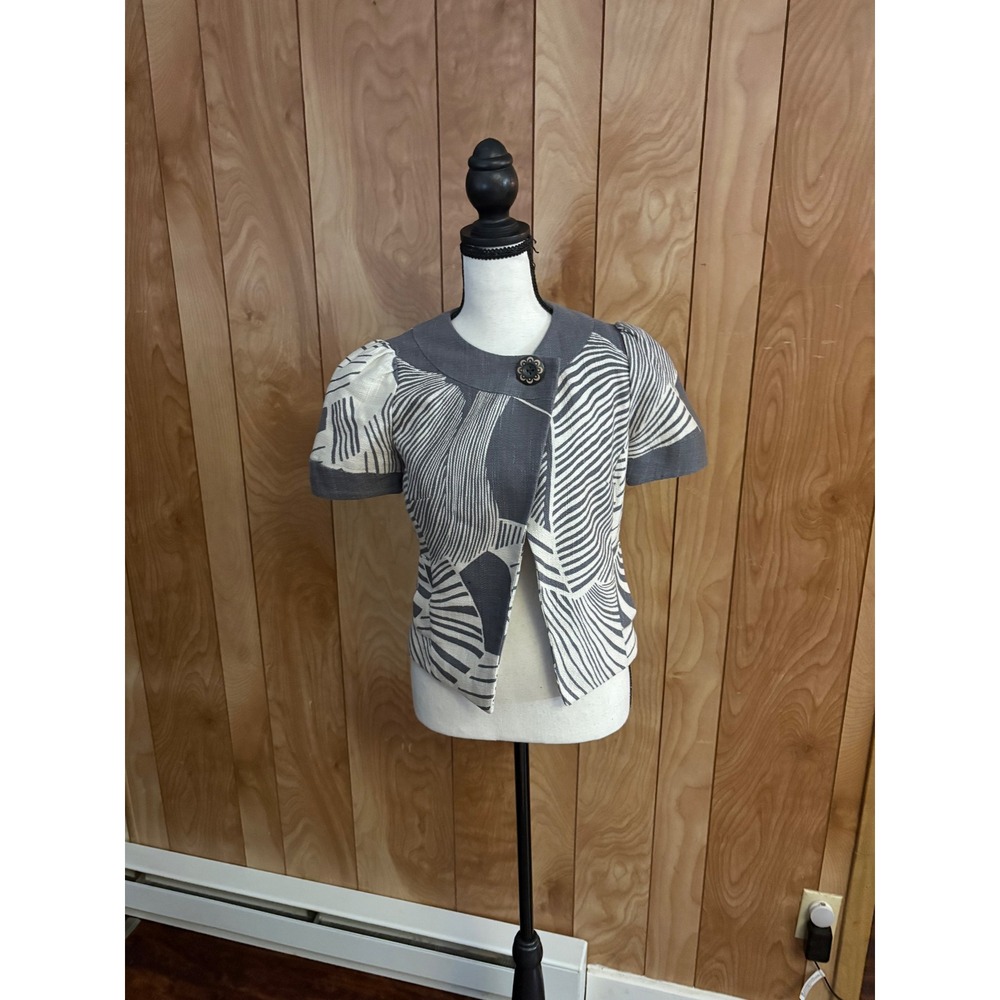 Anthropologie Taikonhu Flights-Of-Fancy Grey Cream Graphic Ruffle Jacket Size 2